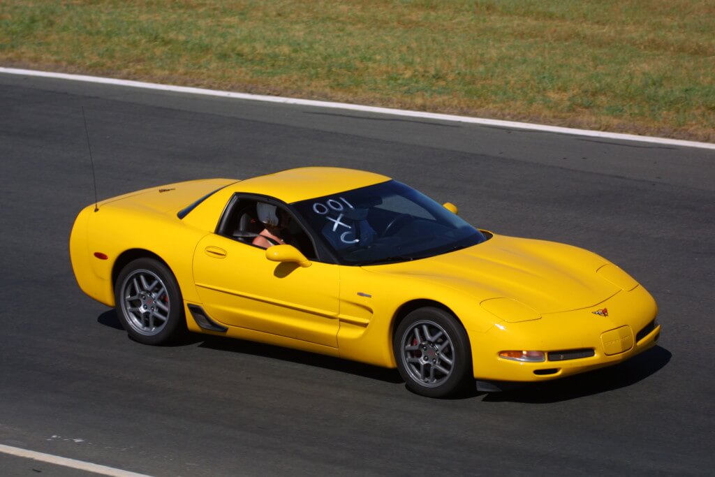 corvette z06 on track